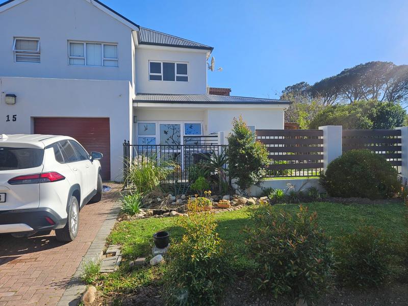 4 Bedroom Property for Sale in Somerset West Western Cape